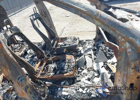 2026 Tesla Model Y Long Range Dual Motor All-Wheel Drive/Long Range Launch Series из США, поврежденный, VIN 7SAYGDEE1TA394561